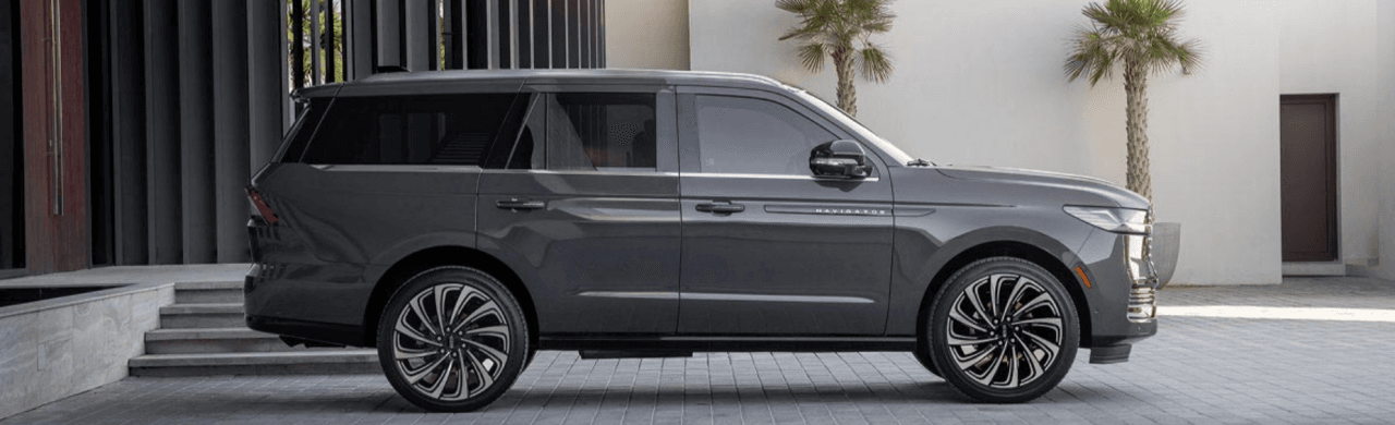 2026 Lincoln Navigator Towing & Luxury Review: Can It Comfortably Haul Large Travel Trailers?